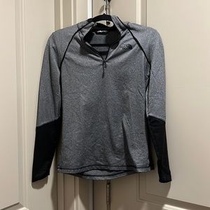 Women’s North Face Pullover